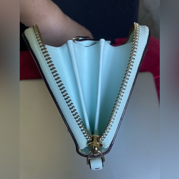 Kate Spade 100% Genuine Saffiano Leather wallet in sky blue accordion zip around - Picture 4 of 13